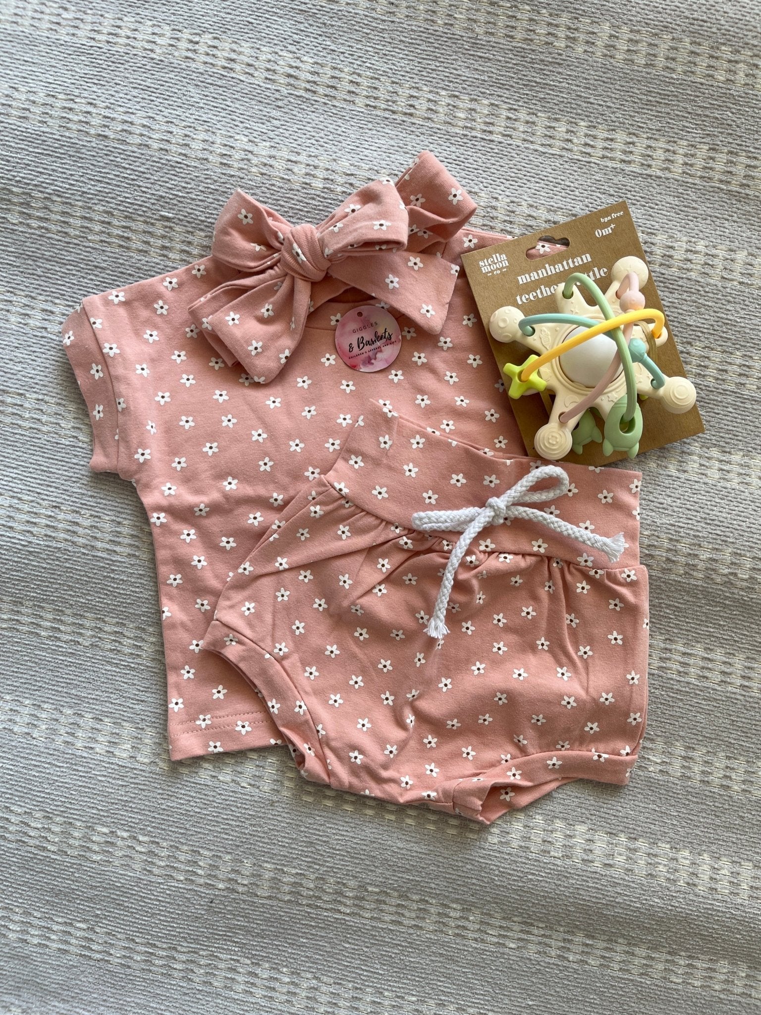 Pink Daisy 3 piece set - Giggles & Baskets